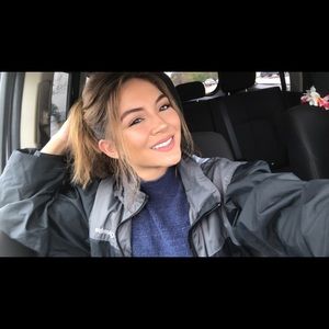 Meet your Posher, Lorlorena